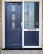 Raamfolie voordeur naam en huisnr